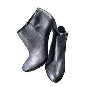 Black Leather Booties With Side Zipper & 4-Inch Heels By Via Spiga size 9